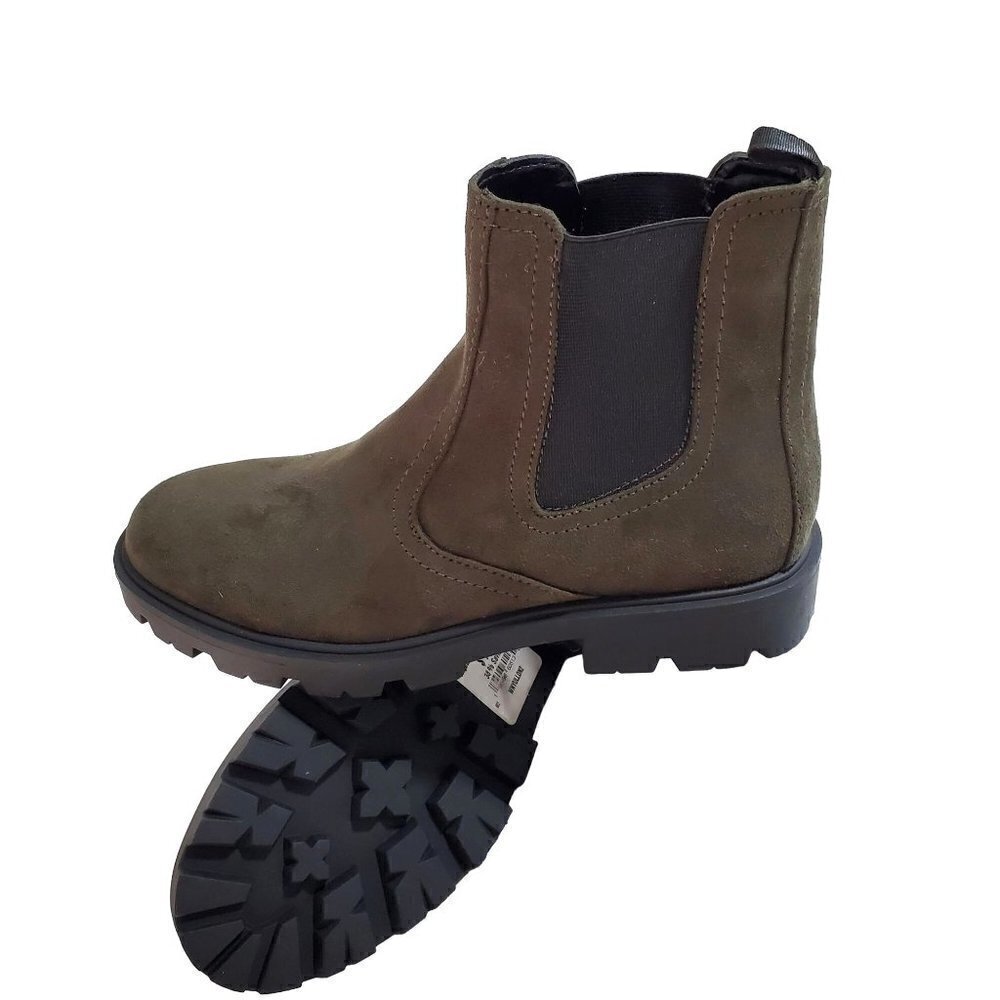 Kenneth Cole Lug Sole Ankle Boot Olive Green Faux Suede Women Shoe Sz 9 NWT